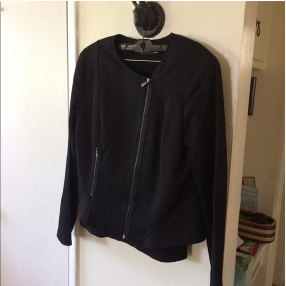 NWOT T TAHARI Unique 2 piece suit - Picture 2 of 4